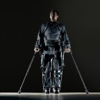 Экзоскелет от Ekso Bionics для людей с ограниченными возможностями